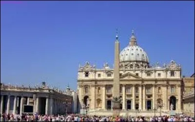 Selon les règles en usage, de quelle couleur est la fumée qui annonce l'élection d'un nouveau pape ?