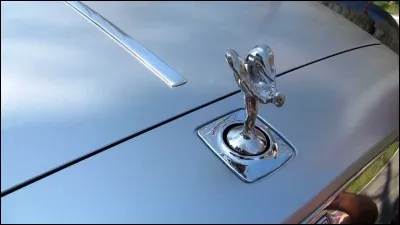 Quelle est la marque de cette voiture ?