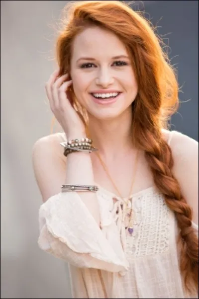 Dans quel pays a-t-elle vécu pendant une dizaine d'années ?