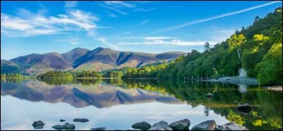 Dans quelle nation du Royaume-Uni se situe le parc national de Lake District ?