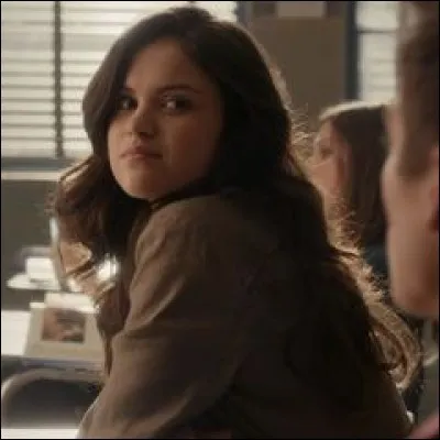Comment s'appelle son personnage dans la série "Teen Wolf" ?