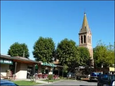 Village d'Occitanie du massif du Plantaurel, dans la vallée de la Lèze, Artigat se trouve dans le département ...