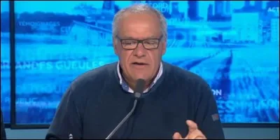 Johnny Blanc, quant à lui est fromager et propriétaire d'une ferme-auberge à :