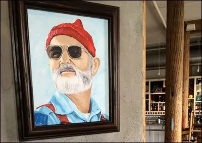 C'est une évidence, ce tableau représente un personnage central d'un film déjanté, qui a pour titre... ?