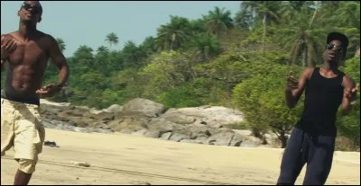 Compléter les paroles du couplet : 
"Je me suis toujours demandé pourquoi les jaloux ils parlaient si mal
J'suis toujours sur ma route comme maître Yaya .......
Sandales déchirées, j'revois l'sin-cou en train de chercher à taffer"
La vie c'est bizarre, à la fin on va te demander qu'est-c'que t'as fait"