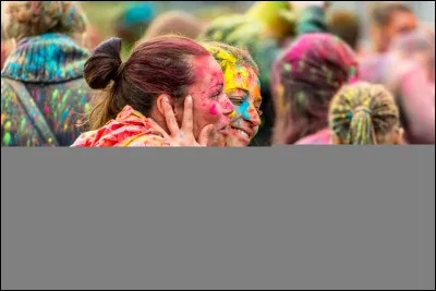 Combien la catégorie "Espace loisirs et cultures" a-t-elle de sous-catégories ?