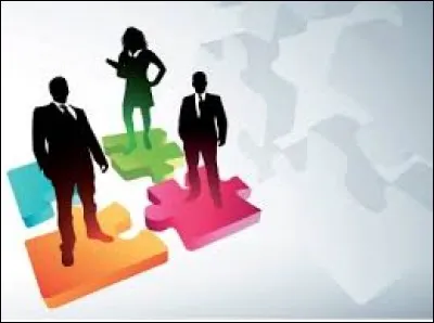 Combien le staff comporte-t-il de personnes ?