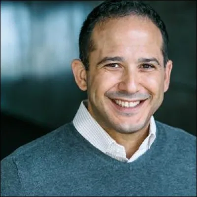 Comment s'appelle le papa en vrai ?