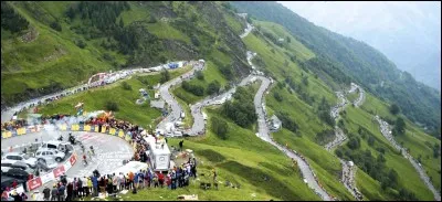 Quel grimpeur a réussi à s'imposer sur les terribles pourcentages du final de la 12ème étape ?