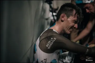 Pour combien de seconde(s), Romain Bardet a-t-il conservé son podium sur Mikel Landa ?