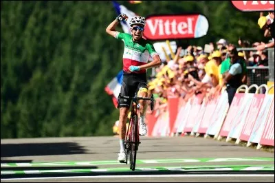 Au sommet de quelle côte Fabio Aru a-t-il réussi à remporter la 5ème étape ?