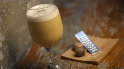 Le cocktail appelé "flip" est préparé à base de vin ou d'un alcool auquel on ajoute un uf, du sucre, de la muscade et divers arômes.