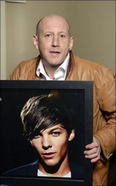 Comment s'appelle son vrai père ?