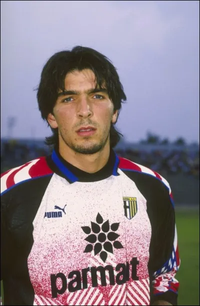 De quelle nationalité est Gianluigi Buffon ?