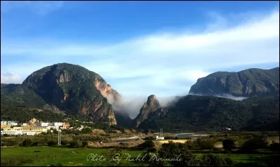 L'Algérie est un pays situé au sud de l'Afrique.