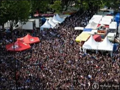 Dans quelle ville a lieu un festival de musique, où se croisent les talents futurs et avérés chaque fin du mois d'avril depuis 41 ans ?