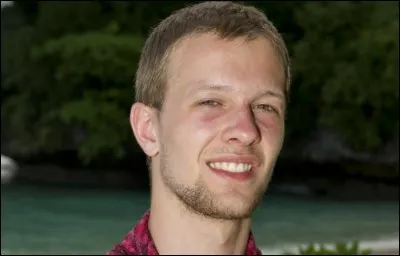 Qui a fabriqué un faux collier d'immunité dans Koh Lanta 2011 ?