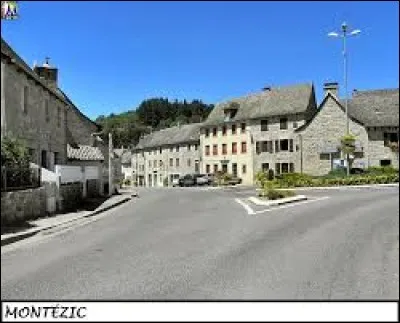 Village Aveyronnais, dans le Haut-Rouergue, Montézic se trouve en région ...