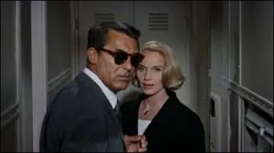 Le publiciste Roger Tornhill se retrouve par erreur dans la peau d'un espion...Il s'agit de ...