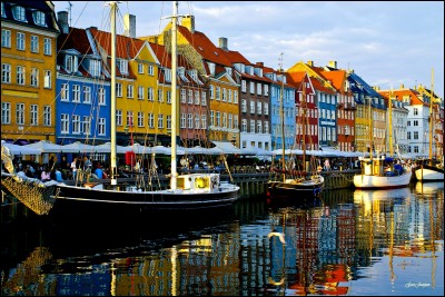 Comment appelle-t-on les habitants de la capitale du Danemark ?