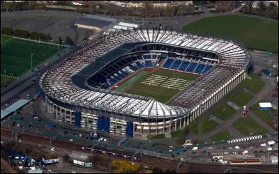 Quelle équipe nationale de rugby joue au stade de Murrayfield ?