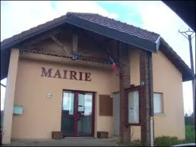 Petit village de 37 &acirc;mes, dans l'arrondissement de Lons-le-Saunier, La Chaux-en-Bresse se situe dans le d&eacute;partement ...