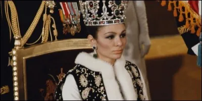 Comment se nomme la femme du dernier Shah d'Iran ?