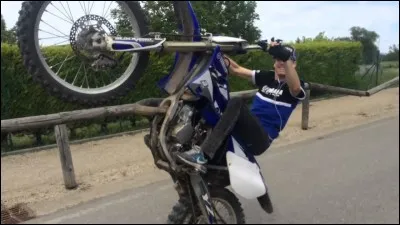 Qui est-ce et avec quelle moto ?