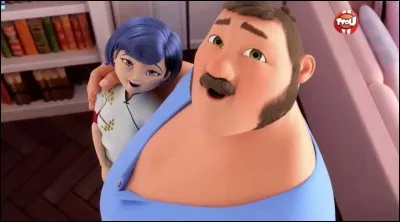 Où travaillent les parents de Marinette ?