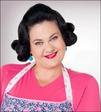 Comment s'appelle la femme au service des Castillo ?