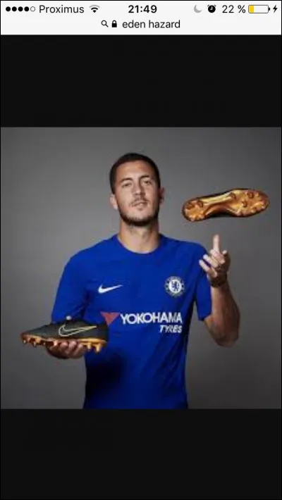 Quelle est sa marque de chaussures actuelle"? (2017)