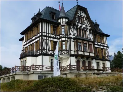 Vous rencontrez un riche diplomate. Il s'appelle M. Schreiber. Il est éditeur et apprend que vous êtes passionné d'écriture. Il vous propose d'éditer quelques-unes de vos oeuvres. Vous acceptez, comment le remercier ?