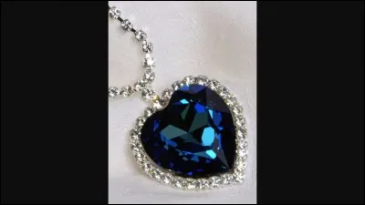 Comment s'appelle le colier de Rose ?