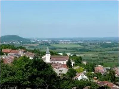 Village du Grand-Est &agrave; flanc de coteau, dans l'arrondissement de Toul, Charmes-la-C&ocirc;te se situe dans le d&eacute;partement ...