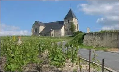 Cette &eacute;glise en plein milieu des vignes se situe sur le territoire de Chavot-Courcourt. Village du Grand-Est, il se situe dans le d&eacute;partement ...