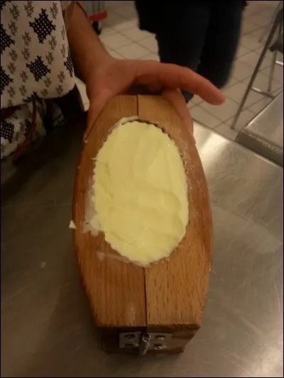 Fait son beurre avec de l'eau.