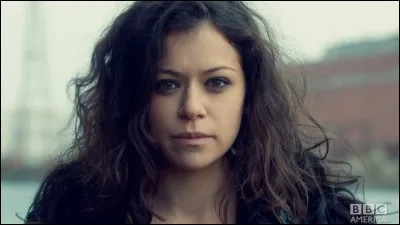 Quel est le nom du garçon que Sarah tente de fuir en se faisant passer pour morte ?