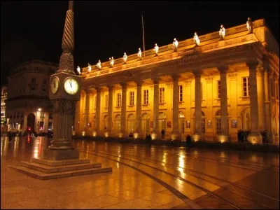 Dans quelle région se trouve le grand théâtre ?