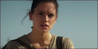 Comment s'appelle l'actrice qui joue Rey ?