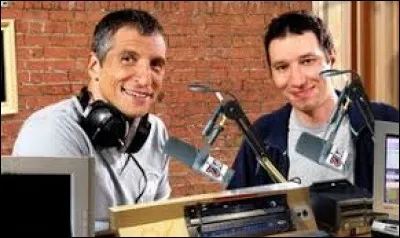 Sur quelle radio présente-t-il avec Manu Levy la matinale appelée "Nagui et Manu" entre 2006 et 2008 ?