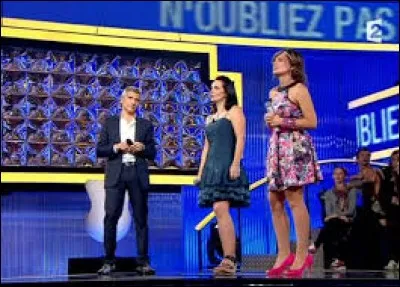 Quel est le nom du jeu télévisé qu'il anime tous les soirs à 19h sur France 2 ?