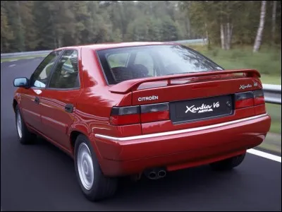 En quelle année la Xantia V6 Activa a-t-elle été présentée ?