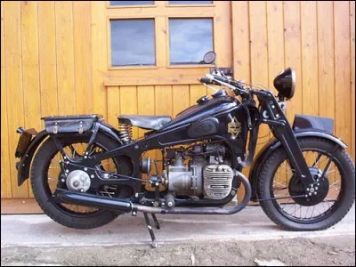 Et ce flat twin de 1938, ça vous dit quelque chose ?