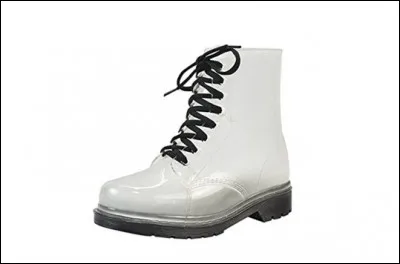 Transparent, le brodequin. Il est donc interdit... ?