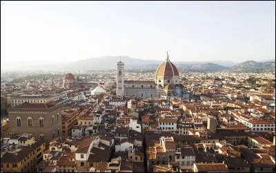 Quel monument se trouve dans la ville de Trevi en Italie ?