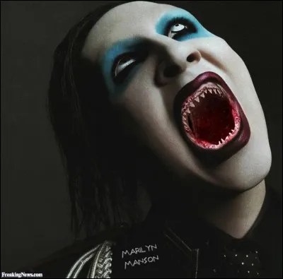 En quelle ann&eacute;e sort l'album "Antichrist Superstar" de Marilyn Manson ?