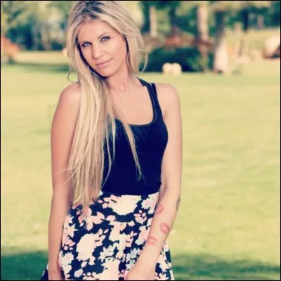 De qui Adixia est-elle amoureuse ?