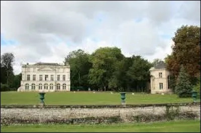 Je vous emmène maintenant dans l'Aube visiter le château de Sainte-Maure. Nous serons en région ...