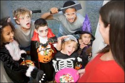 Quelle expression anglophone les enfants utilisent-ils le soir d'Halloween ?