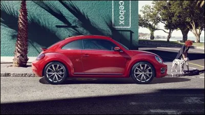 Quelle est cette marque de voiture ?